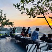 Boutique Early Bird or Sunset Tour of Mutianyu with VIP Pass
