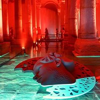 Private Guided Basilica Cistern and Topkapi Palace with Skip Line