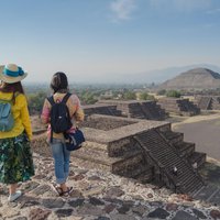 Guided tour in Teotihuacan + breakfast in Cueva + Transportation CDMX