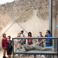 Skip the Line: Pompeii Express Tour with Secret Excavation Areas
