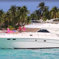 Luxury Yacht in Paradise and snorkel by Isla Mujeres