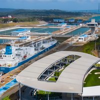 Exploring the Two Oceans Old and New Canal Locks Private Tour