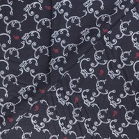 Twill 100% viscose – Arabesques blanches et cachemires rouges sur fond noir