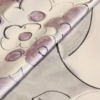 Tissu brocart - Dessin fleur noir & lila fond gris