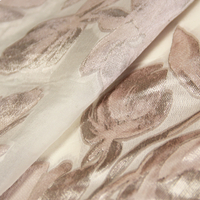Organza de soie jacquard lancé découpé - Fleur rose pâle nacré gris