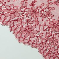 Dentelle de Calais - Motifs fleuris rouge passion