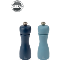 This set of French-made manual salt and pepper mills brings a fresh, open air feeling to the Tahiti collection. The pepper mill is easy to recognise with its intense night sky tones, which work in harmony alongside the softer daylight glow of the salt mill. Tahiti