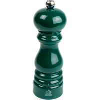 This forest green version of the iconic 18 cm Peugeot Paris mill enhances the highly contemporary character of this timeless model. Made in France, the 18 cm Paris u'Select pepper mill painted in forest green is every bit as elegant as it is powerful, thanks to its precise grinding control. Paris u'Select