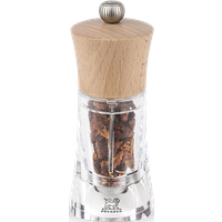 The Oléron chilli grinder is designed to add heat to any dish, whether you are experimenting with exotic cuisine or just like to experience flavour with a bit more fire. The chilli grinder mechanism crushes the dried chilli peppers before grinding them into a fine, powder that packs a punch. Oléron