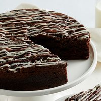 Cookies and Cream Brownie Cake