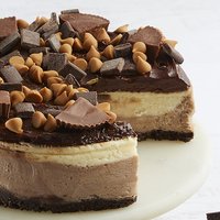 Peanut Butter Cup Cheesecake