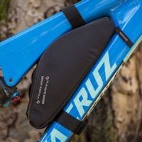 Cyclestore BlackBurn Blackburn Outpost Corner Bag | Save up to 12% with Loyalty Scheme & FREE 48hr tracked postage over £20.