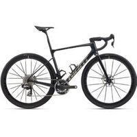 Cyclestore Giant Bikes Giant Defy Advanced SL 0 Carbon Road Bike 2026 Small - Arctic Light/Chrome | Save up to 12% with Loyalty Scheme & FREE 48hr tracked postage over £20.