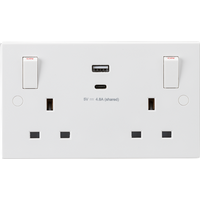 KnightsBridge 13A 2G Square Edge White Switched socket with outboard rockers and dual USB (A+C) 5V DC 4.8A shared