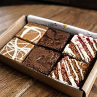 Picnic Flapjack Box - 6 Half Pieces | Assortment Of Luxury Flavours | Handmade In Devon | Gluten Free & Vegetarian | Bite Size