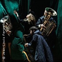 Fanfare, Tout a une Fin, Sauf la Saucisse Qui En a Deux