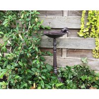 Vogeltränke auf Fuß mit Vogel Vogelbad Futterschale Gusseisen Antik-Stil Braun Vogeltränke auf Fuß mit Vogel Vogelbad Futterschale Gusseisen Antik-Stil Braun