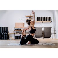 Stretch & Tone Pilates Online (50 Min.) Stretch & Tone Pilates Online (50 Min.)