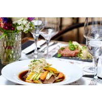 Romantisches Dinner mit Weinverkostung in München für 2 Romantisches Dinner mit Weinverkostung in München für 2