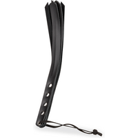 martinet-bdsm-en-similicuir-et-rivets-en-metal