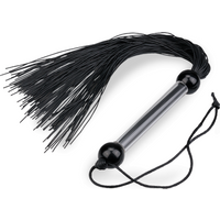 petit-martinet-a-lanieres-en-silicone-punisher