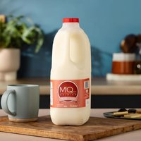 Skimmed Milk in Plastic Bottle 2L