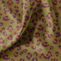 Tissu molleton gratté imprimé léo vert et rouge - Mondial Tissus