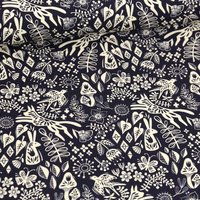 Maille jersey coton bio imprimé balade en forêt bleu marine et écru - Albstoffe - Albstoffe - Mondial Tissus