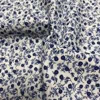 Tissu voile de coton doux blanc branchages fleuris bleus - Mondial Tissus
