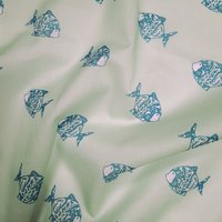 Tissu voile de coton tilleul poissons triangles turquoise - Mondial Tissus
