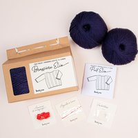Kit DIY tricot - Boxe layette pull brassière Elio bleu marine sans aiguilles - Tricotez-moi - Mondial Tissus