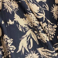 Tissu satin de soie bouquet XXL noir ocre doré - Mondial Tissus