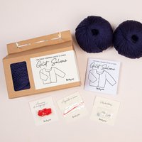 Kit DIY tricot - layette gilet Salomé bleu marine sans aiguilles - Tricotez-moi - Mondial Tissus