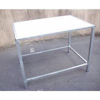 table-de-toilettage-et-pansage-army
