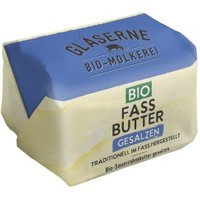 Fassbutter im Pergamentpapier, gesalzen Kühltheke Milchprodukte