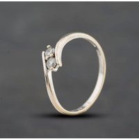 Second Hand 9ct White Gold Cubic Zirconia Two Stone Crossover Ring 41104712