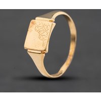 Second Hand 9ct Yellow Gold Part Engraved Square Signet Ring 41342604