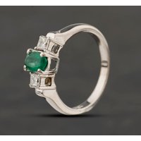 Second Hand 18ct White Gold Emerald & 0.20ct Princess Cut Diamond Oval Three Stone Ring 41482245