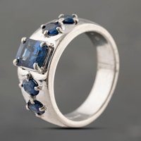 Second Hand Platinum 2.19ct Sapphire Graduated Five Stone Ring 43361177