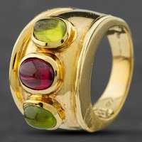 Pre-Owned 14ct Yellow Gold Oval Garnet and Peridot Three Stone Ring 41101661