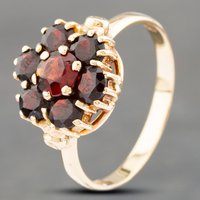 Pre-Owned 9ct Yellow Gold Garnet Cluster Ring 41102534