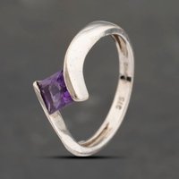 Pre-Owned 9ct White Gold Amethyst Crossover Dress Ring 41103463