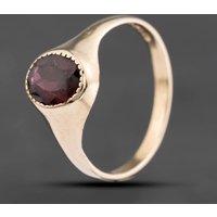 Pre-Owned 9ct Yellow Gold Garnet Oval Signet Ring 41103754