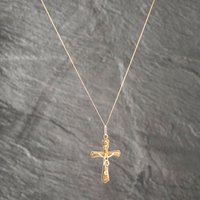 Pre-Owned 9ct Yellow Gold Crucifix Cross Pendant and 18 Inch Curb Chain 41142591