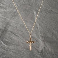 Pre-Owned 9ct Yellow Gold Crucifix Cross Pendant and 18 Inch Curb Chain 41142599