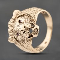 Pre-Owned 9ct Yellow Gold Garnet Set Lion Head Signet Ring 41342173