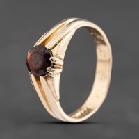 Pre-Owned 9ct Yellow Gold Garnet Signet Ring 41342197