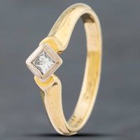 Pre-Owned 18ct Yellow Gold Princess Cut Diamond Rubover Solitaire Ring 41381792