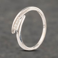 Pre-Owned 9ct White Gold Princess Cut Diamond Crossover Ring 41382408