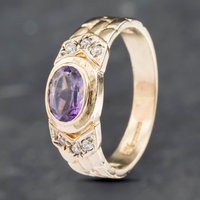 Pre-Owned 9ct Yellow Gold Amethyst and Diamond Patterned Shoulders Seven Stone Ring 41382640